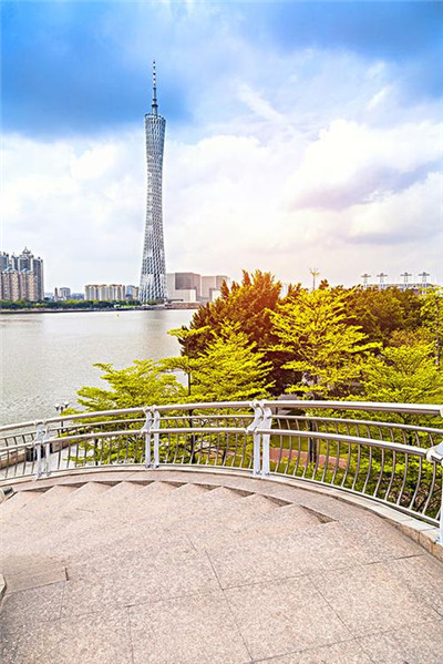 全面介绍深圳水疗会所排名及其激情体验